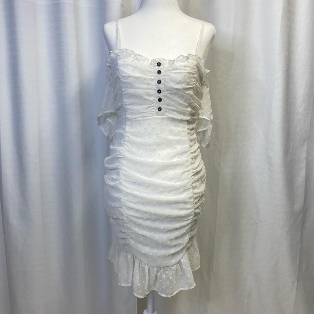 FAVLUX white mini dress w/cold shoulder Size Small